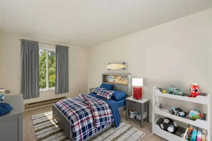 Large 2nd bedroom