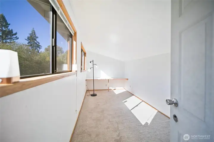 Garage office/bonus room.