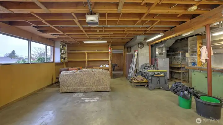 Another angle showcasing the large garage.