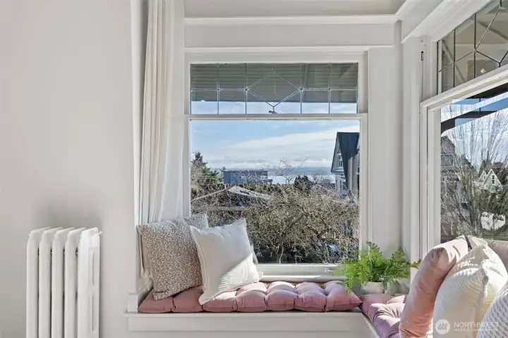 Built in benches of Primary suite