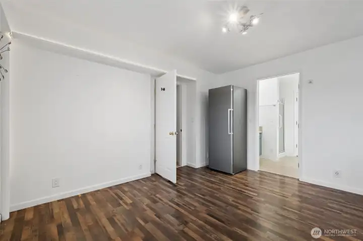 The full sized standing freezer is included.