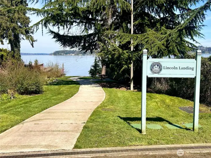 A block away from 2 public swimming and picnicking areas. Water access made easy!