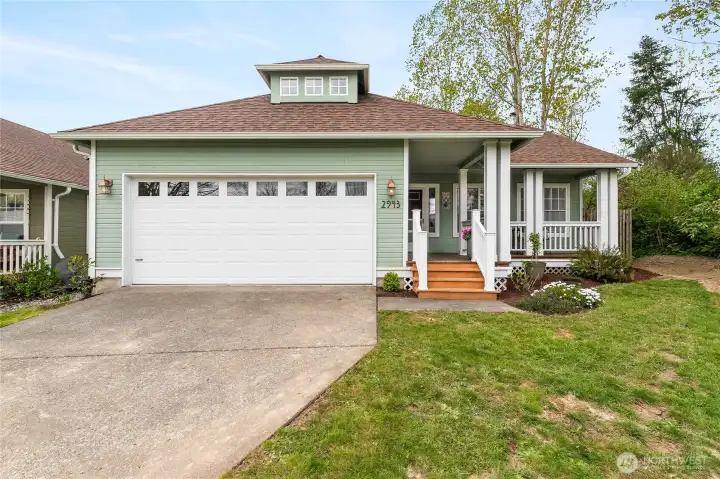 Welcome to 2943 St Paul St located in the highly sought after Barkley area near shops, restaurants, and movie theater.