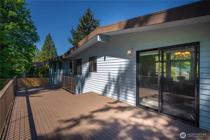 Rear Deck off Dining Space