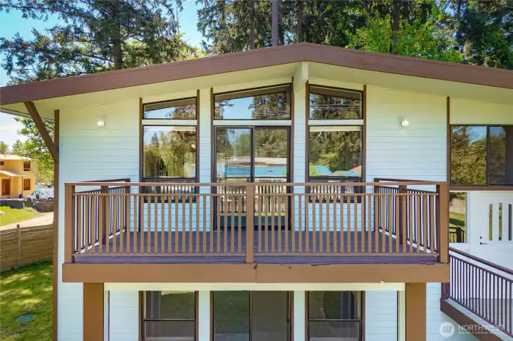 Front Deck of Living Room