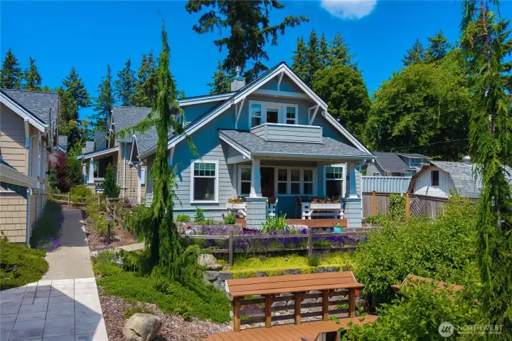 Come home to 31024 6th Lane SW Federal Way, WA
