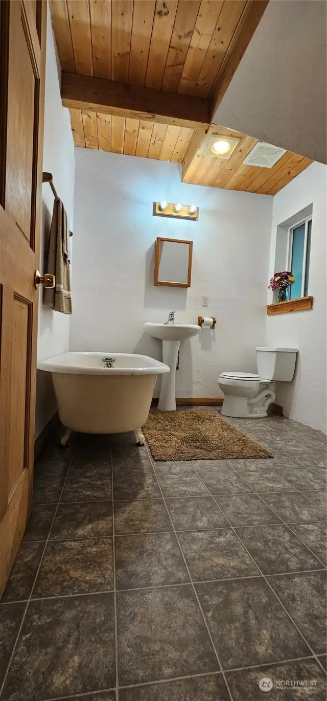Full bath on main level.