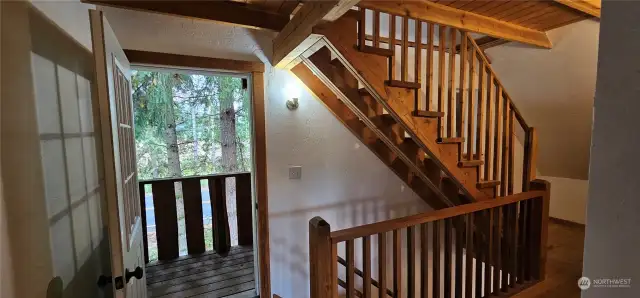 door to front balcony.
