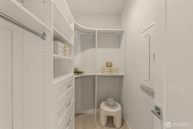 A walk-in closet that’s not just spacious but thoughtfully designed! From organized shelving to ample hanging space, keeping your wardrobe neat has never looked this good.