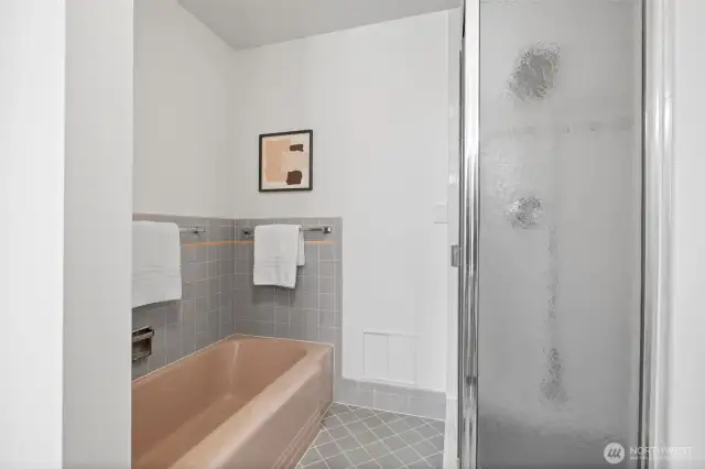 In the pink! We love the tub and tile!