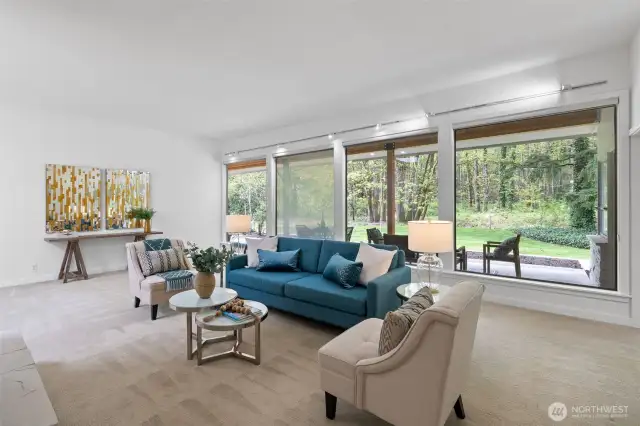 Indoor-Outdoor connected views.