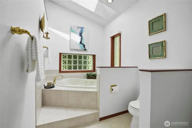 Jetted tub with beautiful light