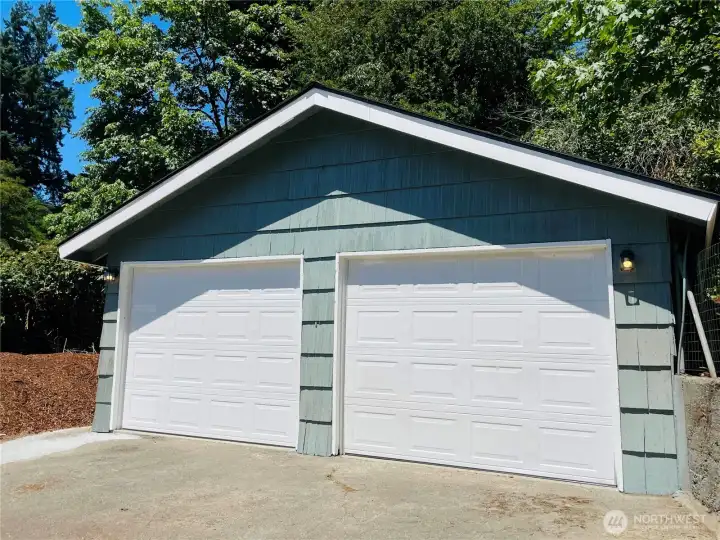 Detached-garage