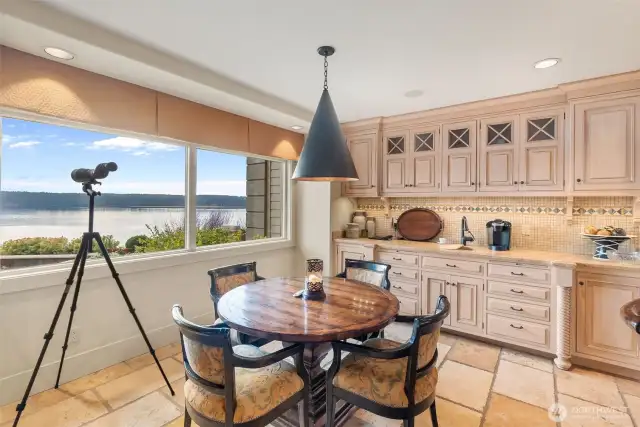 Dinette area off of the kitchen
