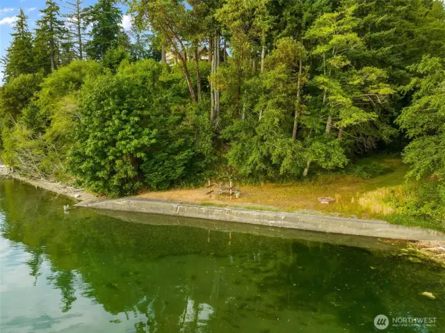Picnic area with Kayak/paddleboard racks and fire pit