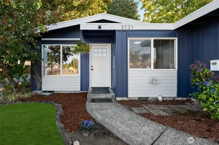 Freshly painted ! Love the blue!