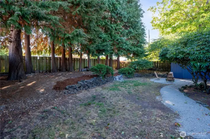 Fully fenced back yard!