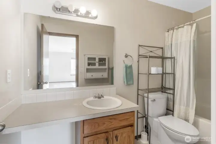 Extra full bath