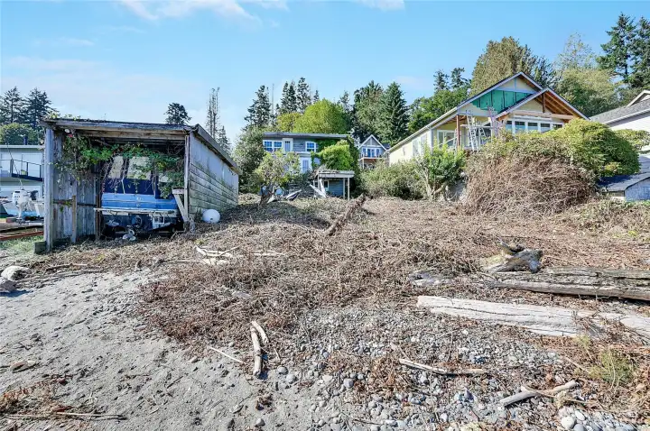 The boathouse needs a little work, the important thing is you have the structure and foot print there.