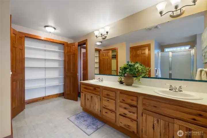 tons of storage in the Primary bathroom.