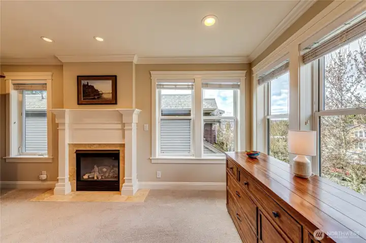 Peekaboo Water View, depending on the weather