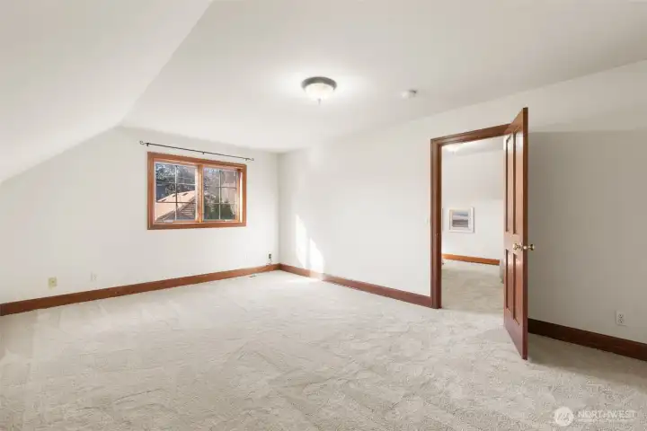 extra room off of 2nd bedroom