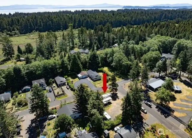 Close to Willapa Bay famous for delicious oysters and butter clams or canoeing.