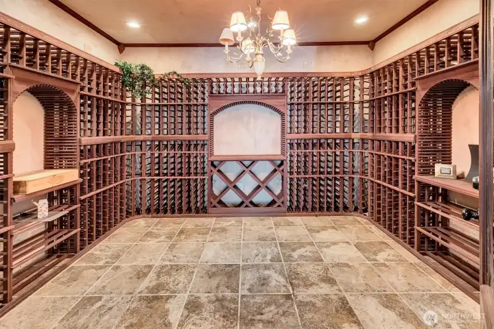 Wine cellar for 420+ bottles.