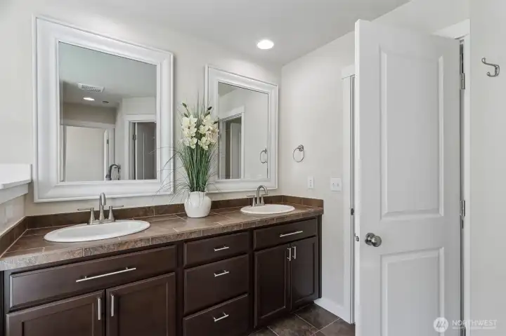 Owners bathroom