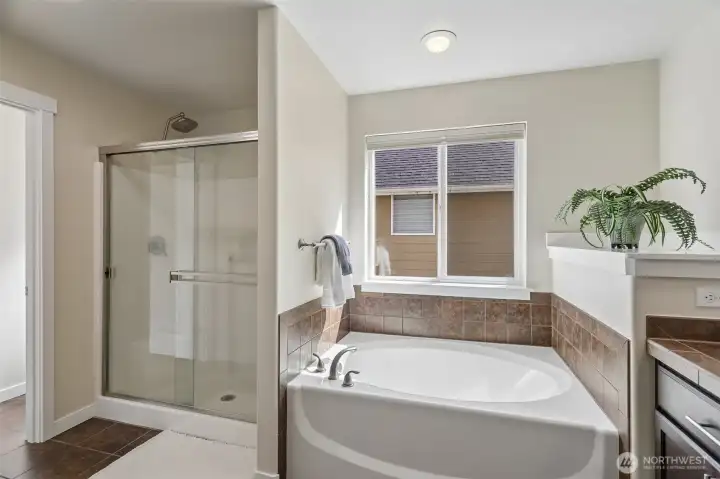 5 piece owners bathroom