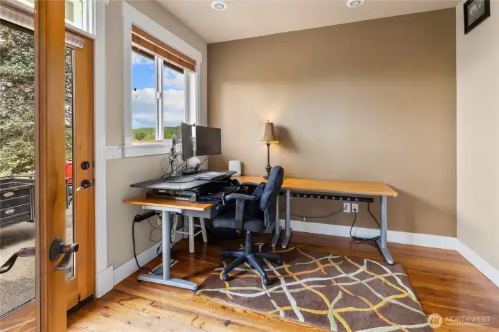 Office/Den area off great room with French door to back covered patio area!
