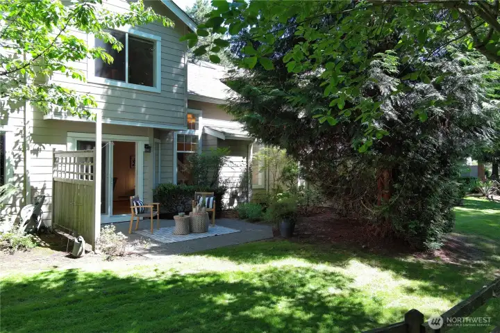 Surrounded by lush, mature landscaping including many perennial flowering plantings! Surrounded by lush, mature landscaping including many perennial flowering plantings!