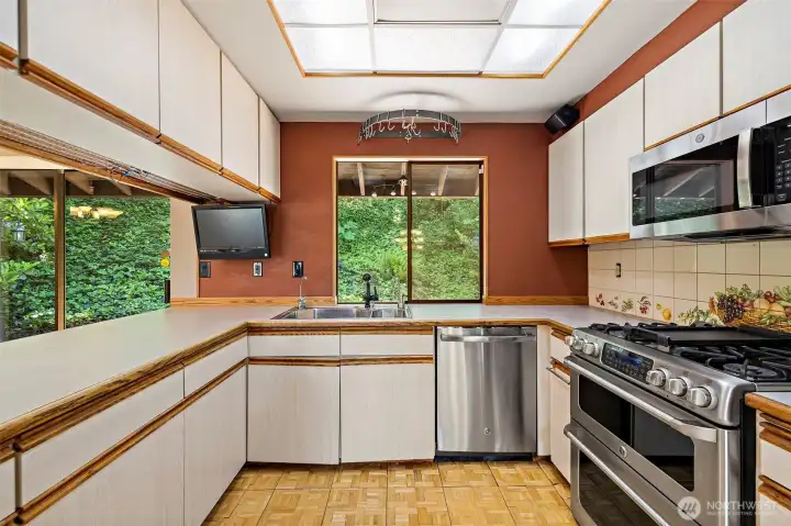 Kitchen with good Layout