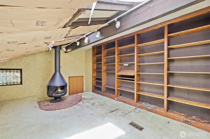 Secret loft off of primary bedroom. Tv room? Office? Library? Very very cool space.