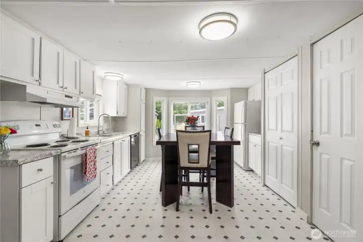 Large Kitchen Large Kitchen