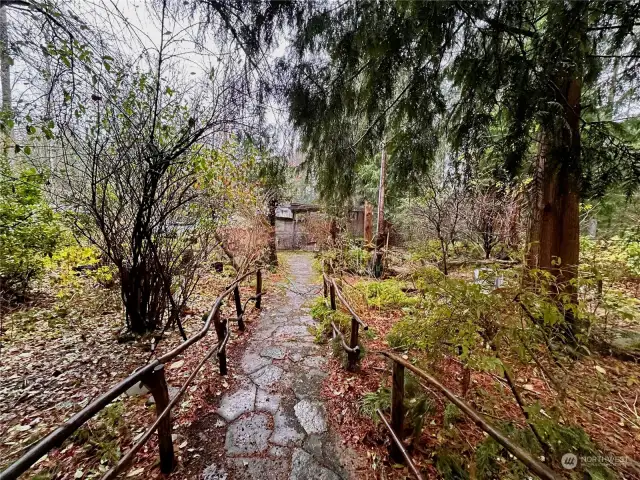 Leads to seller cabin