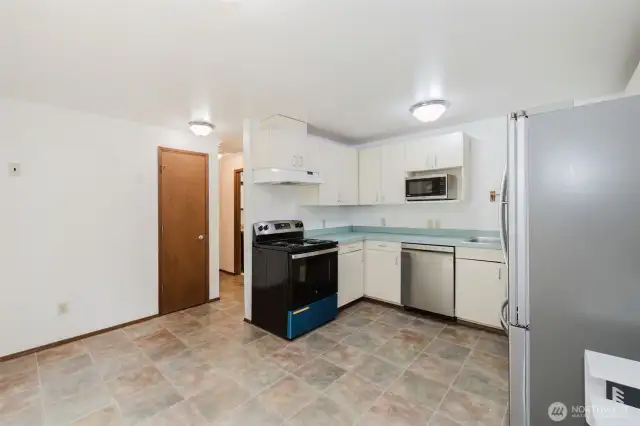 This 2nd kitchen offers both style and function, perfect for a duplex setup or as an additional cooking space for larger gatherings and everyday convenience.