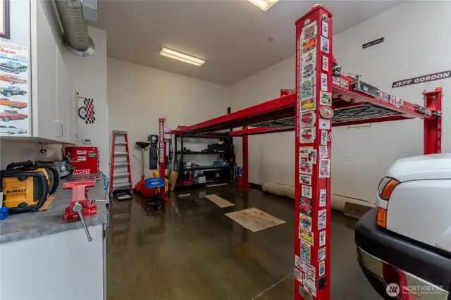 Shop side, heated floors, 12' garage door.