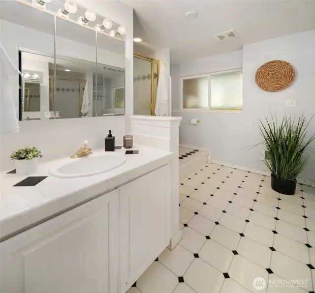 Downstairs ensuite