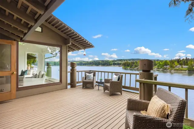 This is the one you have been waiting for! Spacious outdoor deck for summer evenings watching the boat activity or barbequeing.