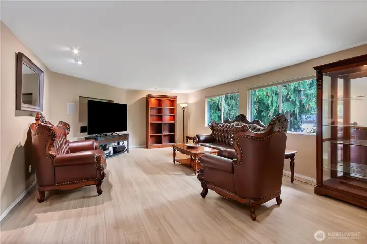 Very nice sized living room.