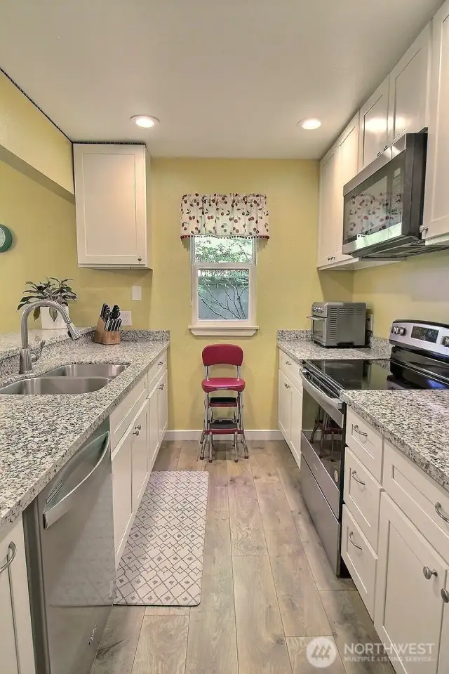 Modern SS appliances offer both style and efficiency for all your culinary needs.