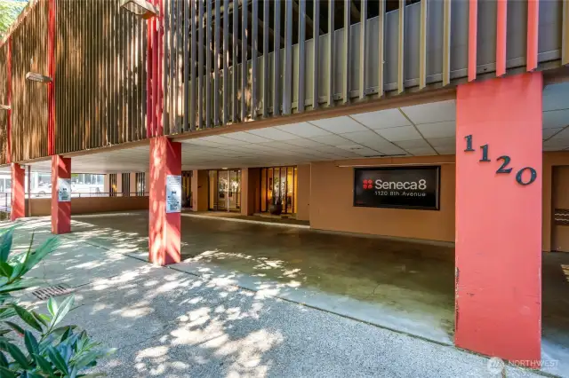 Seneca 8