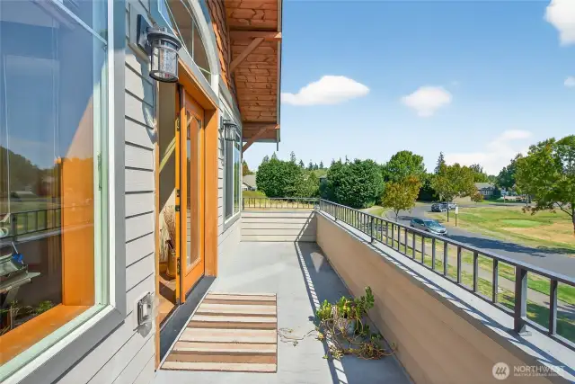 Balcony has peak a boo views of Mt. Baker on clear days!