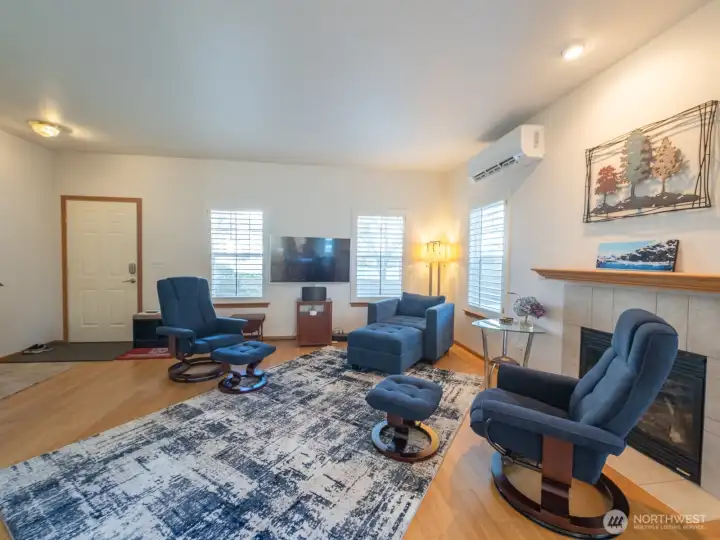 Entry from front porch to living room