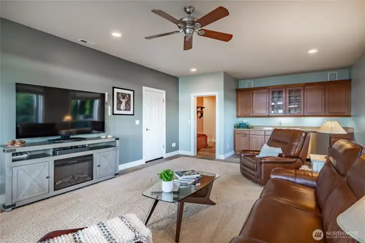 Lower level bonus room