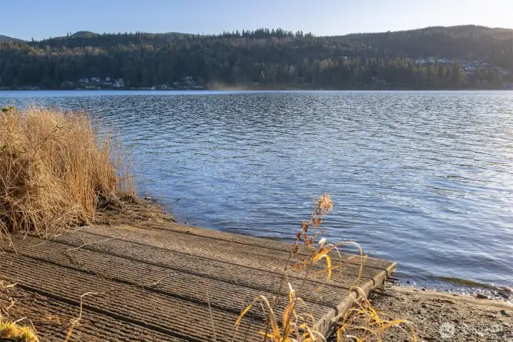 Another view of the Dellesta Park community boat launch.