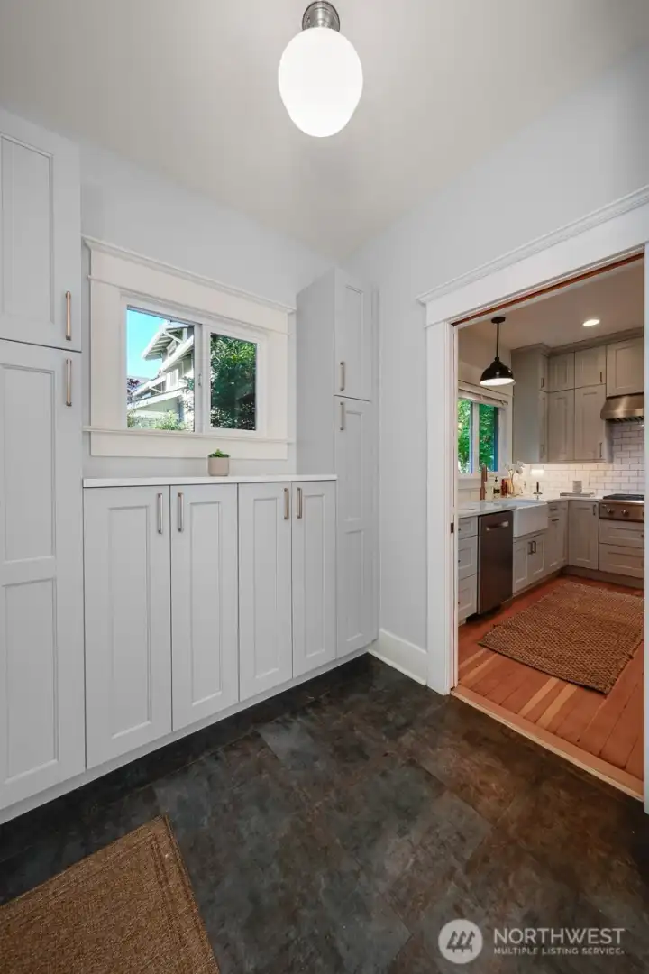 Mudroom/laundry