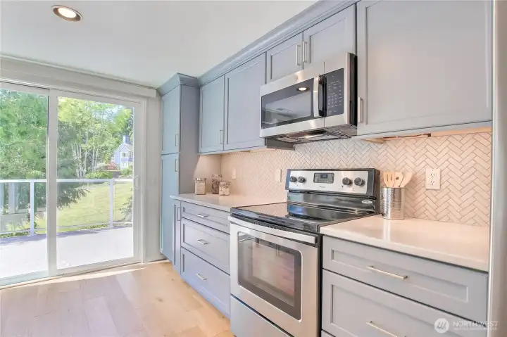 Full height backsplash.
