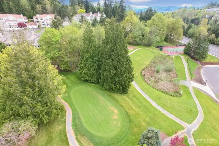 Your new condo is just steps away from trails leading to the Clubhouse amenities.